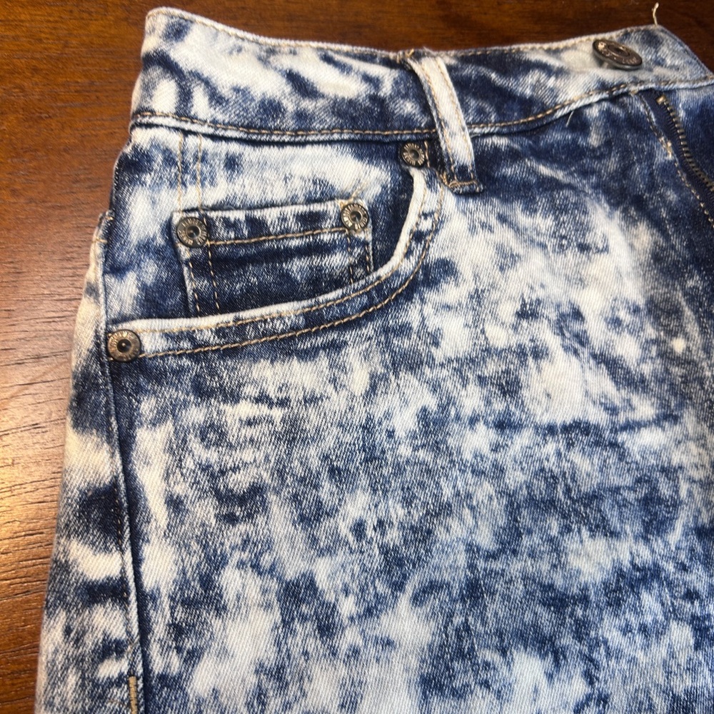 Almost Famous Blue Acid Wash Jeans - Picture 3 of 14